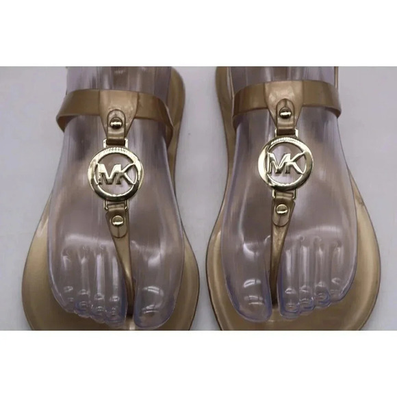 Michael Kors Womens Lillie Gold Size 7 MK Logo Plate Jelly Thong PVC Sandals - Picture 2 of 11